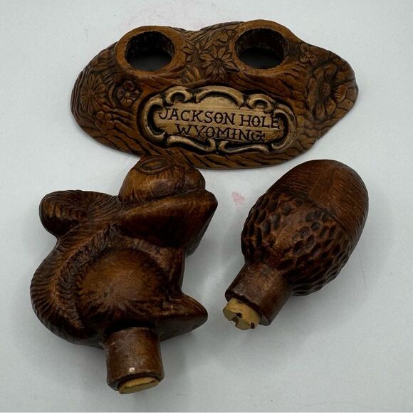Vintage Ceramic Jackson Hole Squirrel and Acorn Salt and Pepper Shaker Set - Picture 5 of 6